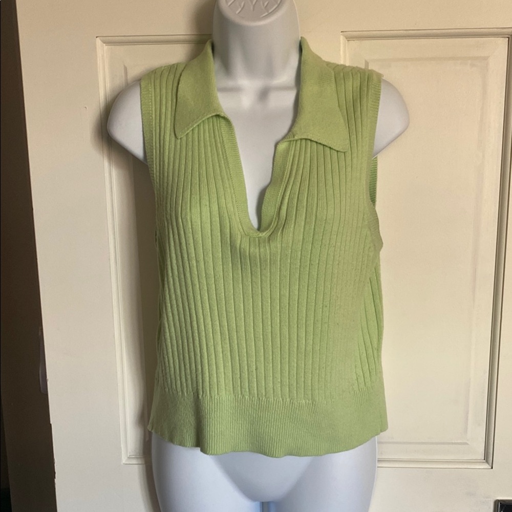 LAST DAY Old Navy Green Ribbed Sleeveless Top - Size M